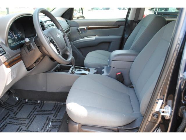 Hyundai Santa Fe 2011 photo 2