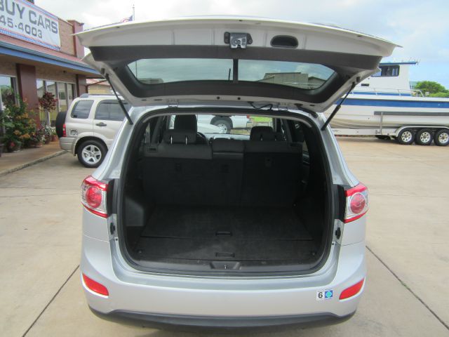 Hyundai Santa Fe 2011 photo 2