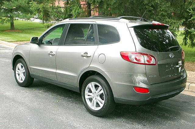 Hyundai Santa Fe 2011 photo 1