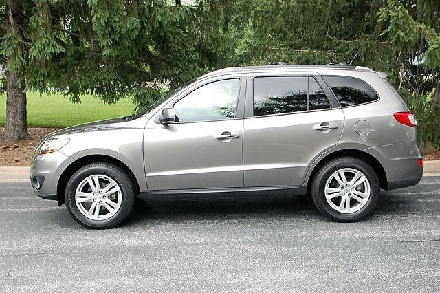 Hyundai Santa Fe 2011 photo 2