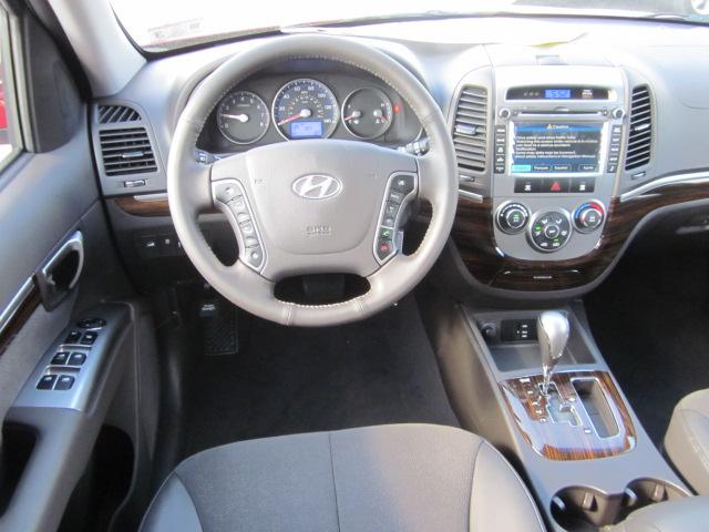 Hyundai Santa Fe 2012 photo 3