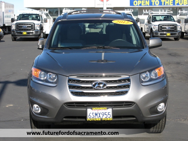 Hyundai Santa Fe 2012 photo 1