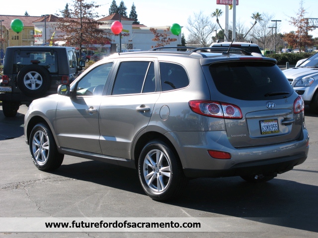 Hyundai Santa Fe 2012 photo 4