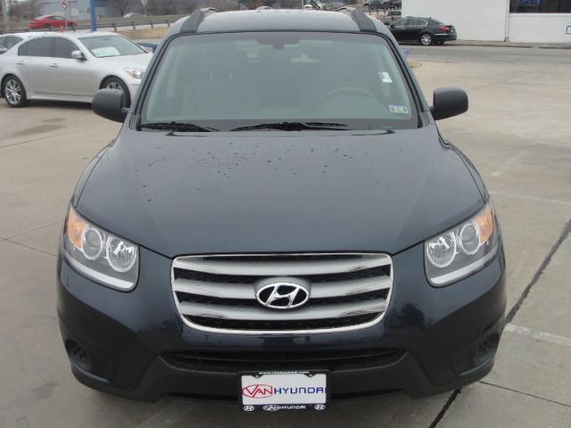 Hyundai Santa Fe 2012 photo 3