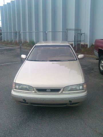 Hyundai Sonata 1993 photo 3