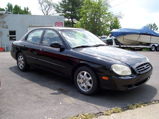 Hyundai Sonata 2000 photo 1