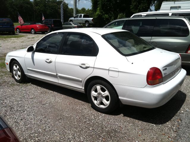 Hyundai Sonata 2001 photo 1