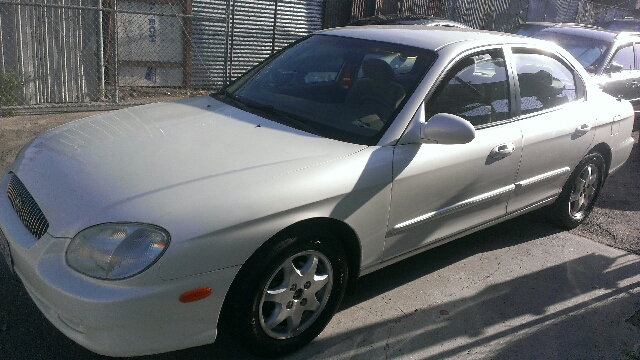 Hyundai Sonata 2001 photo 1