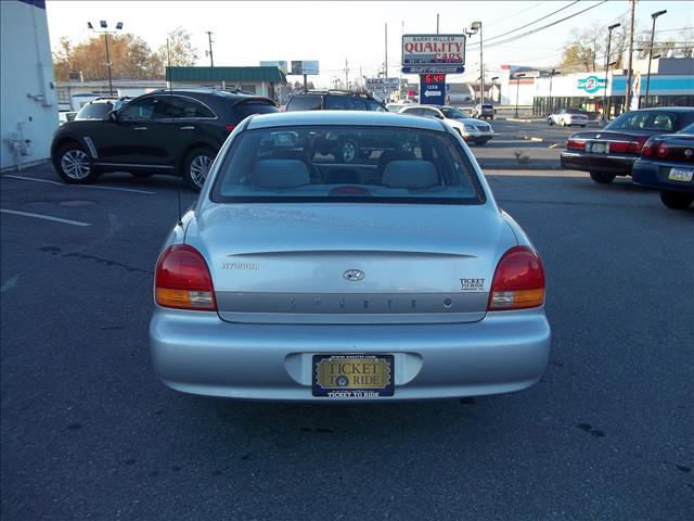 Hyundai Sonata 2001 photo 1