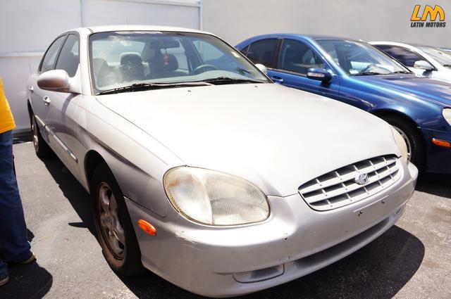 Hyundai Sonata 2001 photo 1