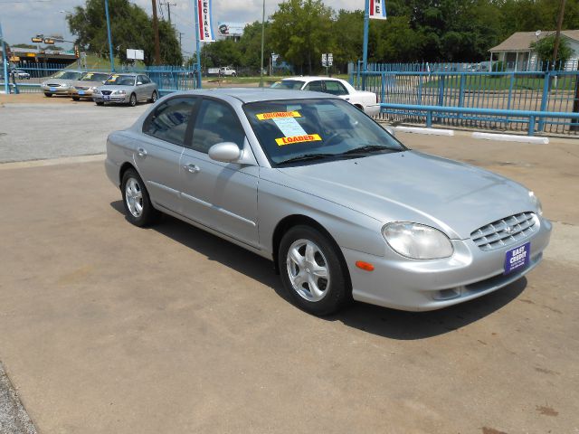 Hyundai Sonata 2001 photo 1