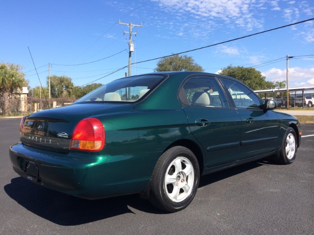 Hyundai Sonata 2001 photo 1