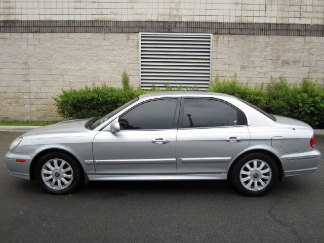 Hyundai Sonata 2002 photo 2