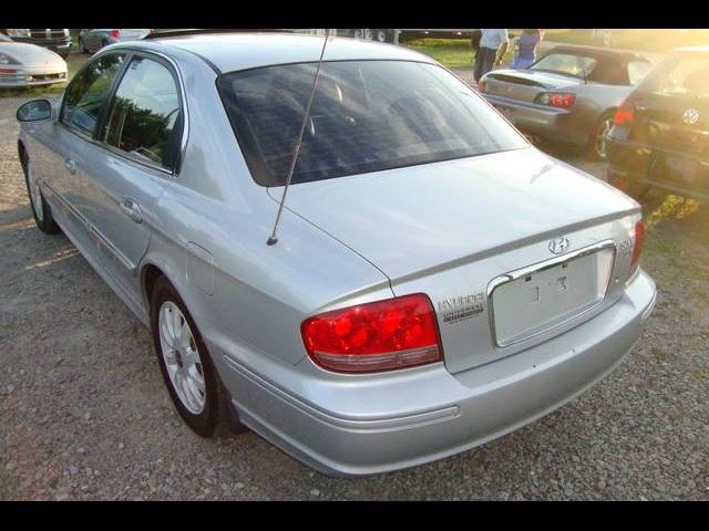 Hyundai Sonata 2002 photo 2