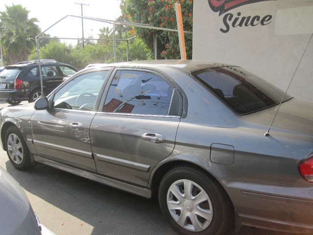 Hyundai Sonata 2002 photo 3