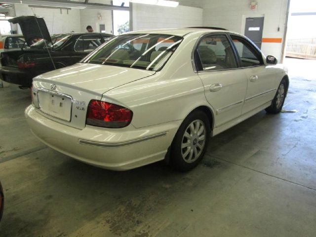 Hyundai Sonata 2002 photo 2