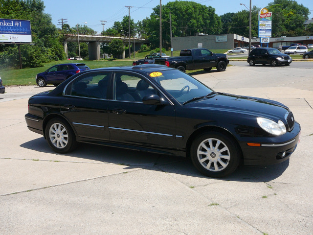 Hyundai Sonata 2002 photo 2