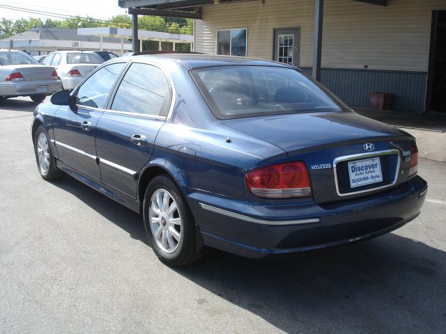 Hyundai Sonata 2002 photo 2