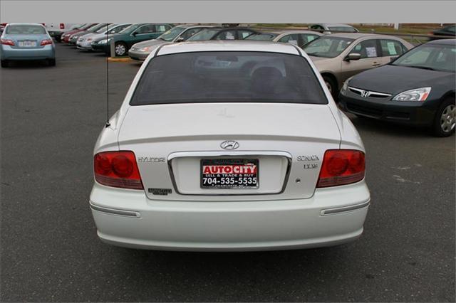 Hyundai Sonata SL Sedan Sedan