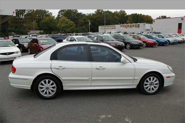 Hyundai Sonata 2002 photo 2