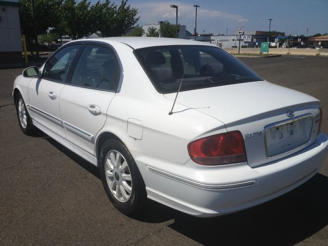 Hyundai Sonata FWD 4dr Sport Sedan