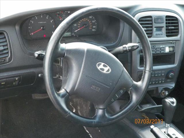 Hyundai Sonata 2002 photo 2