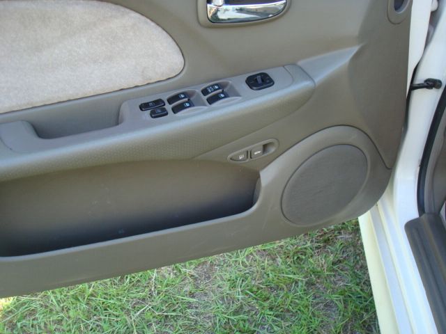 Hyundai Sonata 2002 photo 14