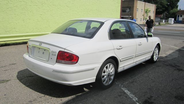 Hyundai Sonata 2002 photo 1