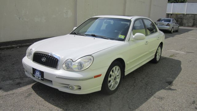 Hyundai Sonata 2002 photo 2