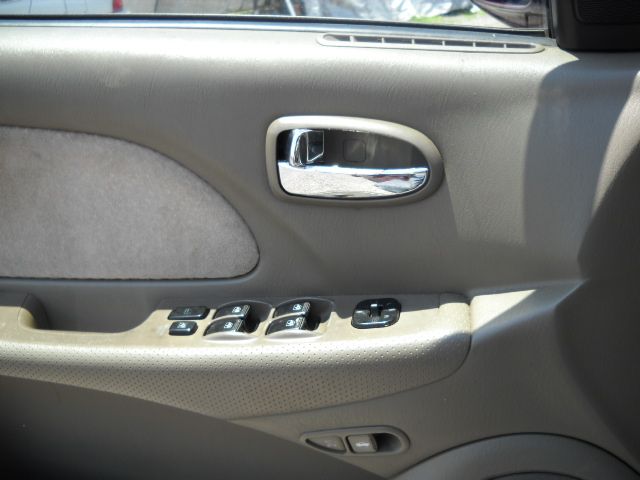 Hyundai Sonata 2002 photo 3