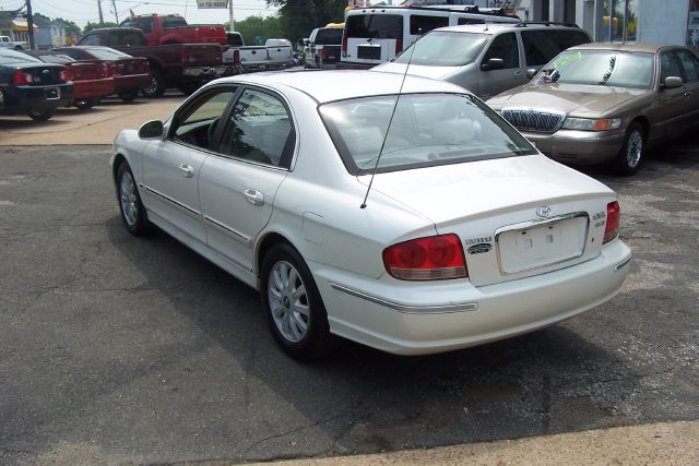 Hyundai Sonata 2002 photo 9