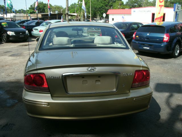 Hyundai Sonata 2002 photo 2