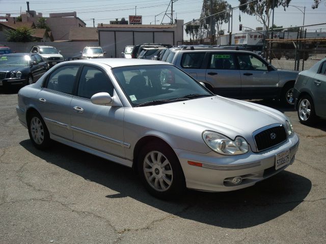 Hyundai Sonata 2003 photo 2