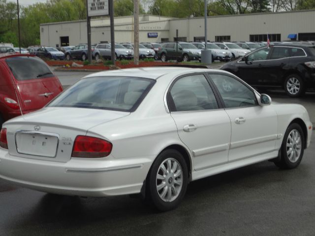 Hyundai Sonata 2003 photo 1