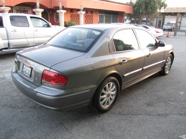 Hyundai Sonata 2003 photo 2