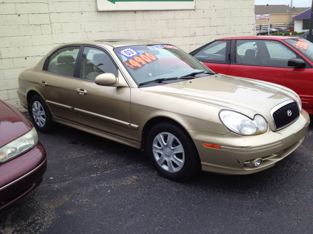 Hyundai Sonata Base Sedan