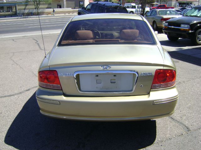 Hyundai Sonata 2003 photo 11