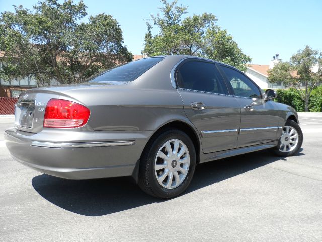 Hyundai Sonata 2003 photo 2