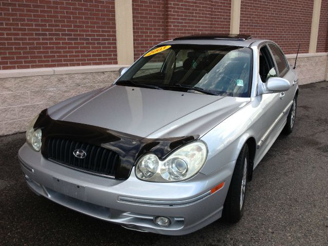 Hyundai Sonata 2003 photo 2