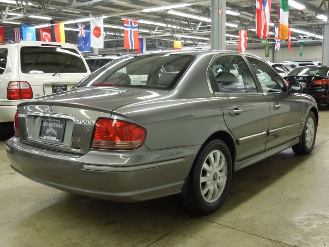 Hyundai Sonata FWD 4dr Sport Sedan