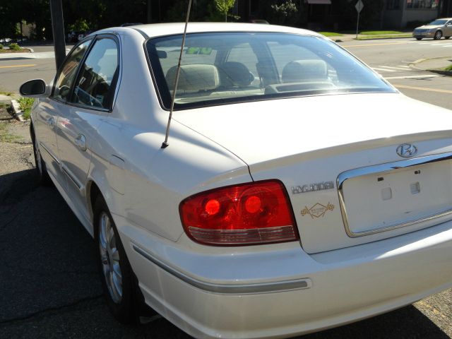 Hyundai Sonata 2004 photo 4