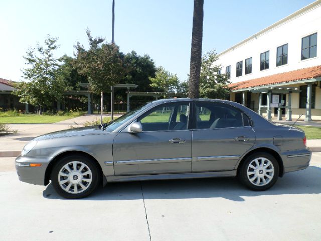 Hyundai Sonata 2004 photo 2