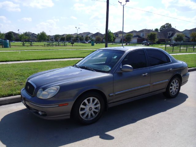 Hyundai Sonata 2004 photo 1