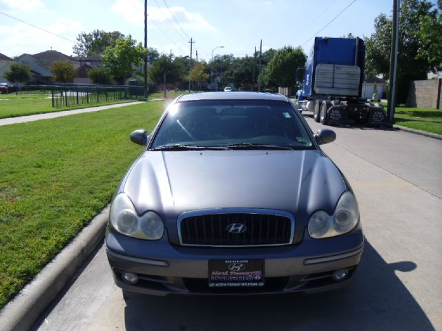 Hyundai Sonata 2004 photo 2