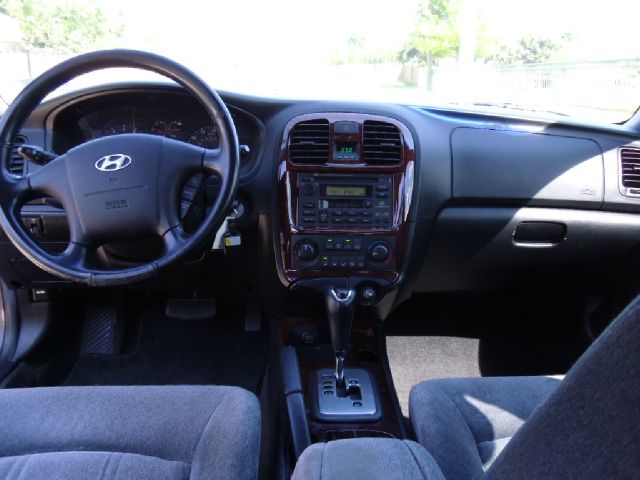 Hyundai Sonata 2004 photo 21