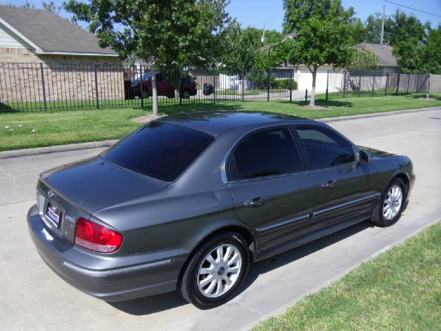 Hyundai Sonata 2004 photo 4