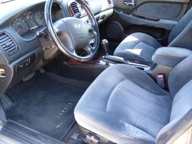 Hyundai Sonata 2004 photo 9