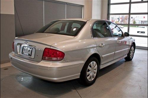 Hyundai Sonata 2004 photo 2