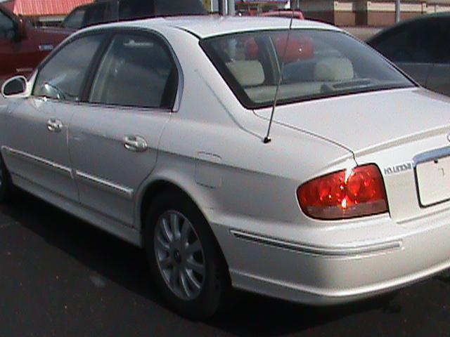 Hyundai Sonata 2004 photo 2