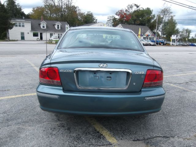 Hyundai Sonata 2004 photo 2